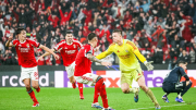 Benfica se salvó en la Champions y condenó a Real Madrid a los play-offs con frenética victoria
