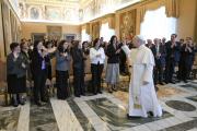 León XIV recibe a los laicos de los Legionarios de Cristo y anima a definir su identidad