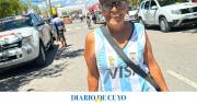 Teresa, 71 años y una pasión intacta: la hincha fiel que sigue cada etapa de la Vuelta a San Juan