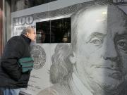 En 2025 ahorristas particulares compraron la mayor cantidad de dólares de los últimos 22 años: más de US$ 32.000 millones