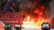 Barras de la U de Chile destrozaron el Estadio Nacional de Santiago en protesta por el precio de las entradas