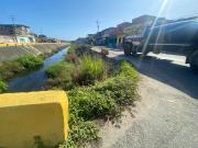 Canal en av. Santa Cruz necesita mejoras en su defensa perimetral