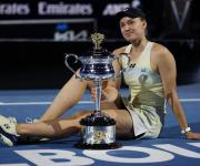 Elena Rybakina derrota a Sabalenka y gana su primer título del Abierto de Australia