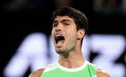 Alcaraz elogia a Djokovic y saborea su primer título del Abierto de Australia