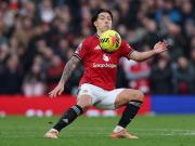 El domingo de la Premier League: locura del Manchester United de Licha Martínez y golpazo para el Aston Villa de Dibu Martínez y Buendía