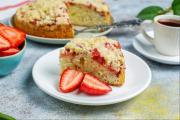 ¡Sin horno! Así puedes preparar una deliciosa torta de fresa con menos de 10 ingredientes y en 40 minutos