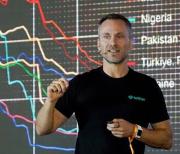 Por qué el CEO de Tether aparece en todos los medios