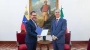 Giovanni De Vito es el nuevo embajador de Italia en Venezuela, llegó a Caracas y entregó credenciales