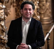 Gustavo Dudamel gana dos Grammy