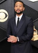 El error que marcó la noche en los Grammys: Andrea Rubio confundió a dos íconos de la música en vivo