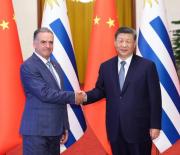 Yamandú Orsi y Xi Jinping /Deseo de iniciar negociaciones para un acuerdo de Libre Comercio de China y Mercosur