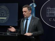 Otra frase polémica desde el Gobierno, ahora de Manuel Adorni: Si importás un jean, explicame dónde se pierden puestos de trabajo