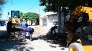Obras Públicas de la municipalidad trabaja en la reparación de la calle Juan Felipe Ibarra del barrio Autonomía