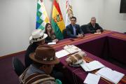 Bolivia busca el liderazgo mundial en camélidos: Ministro Oscar Mario Justiniano se reúne con productores para fortalecer el sector