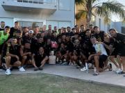 El emotivo reencuentro del arquero que sufrió un paro cardíaco en un entrenamiento con el plantel de Deportivo Madryn