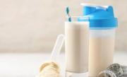 ¿Los batidos de proteínas sirven para bajar de peso? Responden expertos