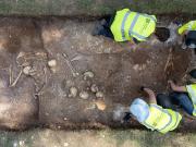 Arqueólogos de la Universidad de Cambridge hallaron una fosa común de la era vikinga