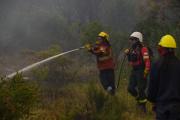 El clima no ayuda frente al incendio en Los Alerces