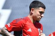 Kendry Páez, ni al banco: River espera su estreno con paciencia