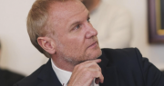Felipe Kast respalda candidatura de Bachelet a la ONU pero critica error infantil del Gobierno
