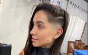 María Becerra sorprendió con un cambio de look: volvió al rapado lateral, los detalles