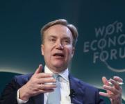 Foro Económico Mundial investiga a su presidente ejecutivo por vínculos con Epstein