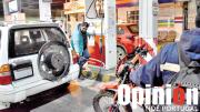 Defensor pide información a Hidrocarburos y ANH sobre denuncias de mala calidad de gasolina