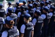 Policías de franco y familiares protestaron en Santa Fe por mejoras salariales y condiciones laborales