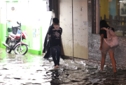 Lluvia intensa inunda 11 sectores de Guayaquil: estas son las zonas afectadas