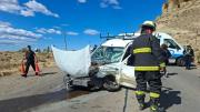 Fuerte choque entre una Kangoo y una Amarok camino a Laprida