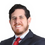 Adrián Santiago Pérez Salazar: El peligroso espejismo