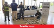 Gendarmes abrieron el baúl de un auto descubrieron 17 kilos de marihuana