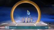 La emoción de Nicolás Pirozzi, el único representante de Uruguay en los Juegos Olímpicos de Invierno 2026, al desfilar con la bandera uruguaya