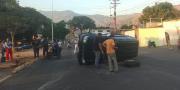 Ocupantes de un vehículovolvieron a nacer tras aparatoso accidente en El Limón
