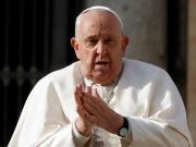 Revelan que Epstein y el exjefe de campaña de Trump Steve Bannon buscaban incursionar en el Vaticano para derrocar al papa Francisco