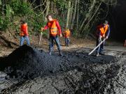 Colocadas 900 toneladas de asfalto en carretera de Choroní