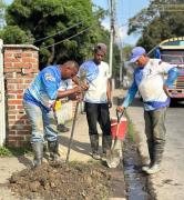 Reparada avería en tubería de agua frente al Liceo Enrique Tejera