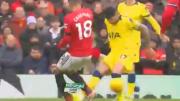 El planchazo por el que el Cuti Romero vio la roja en Manchester United vs. Tottenham