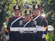 Cinco mil personas despidieron el sable corvo de San Martín aunque Granaderos invita a visitarlo desde mañana