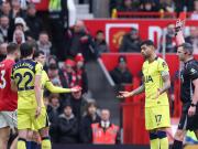 Cuti Romero y una brutal patada vs Manchester United para una estadística en rojo: una expulsión cada 25 partidos en Tottenham