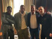 Chiqui Tapia, cholulo en la previa del Super Bowl: se sacó fotos con dos reconocidos traperos y hasta L-Gante le comentó