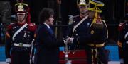 Javier Milei entregó el sable de San Martín a los Granaderos en San Lorenzo: La libertad es inclaudicable
