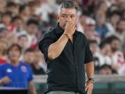 El Muñeco Gallardo dio la cara en la peor derrota de su historia como DT de River: “Nos salió todo mal”