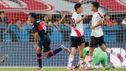 Papelón y partido para el olvido de River que fue goleado por un Tigre contundente en el Monumental