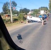 Linares: volcamiento de vehículo movilizó operativo de rescate Camino a Vara Gruesa.