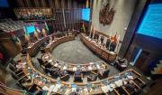 Senado sanciona ley y amplía a seis meses permanencia obligatoria de exautoridades en Bolivia