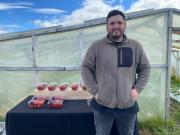 Frutillas con nombre de padre: “Es un homenaje a mi viejo”, dice con orgullo Patricio Friedli