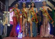 Coronan a las nuevas reinas y personajes del Anata Carnaval Paceño 2026