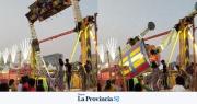 Video: un muerto y 13 heridos tras descolgarse un juego en un parque de diversiones