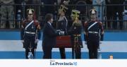 Milei encabezó la entrega del sable corvo de San Martín a los Granaderos
